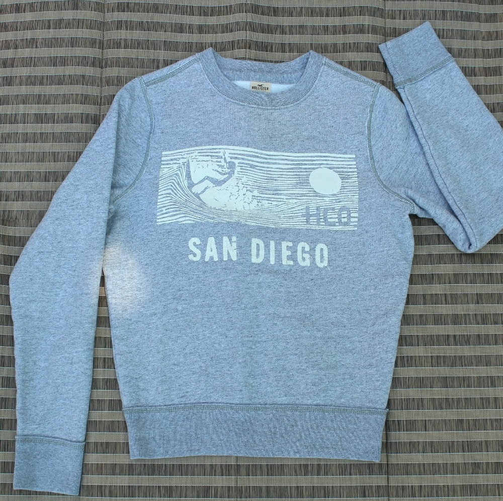 HOLLISTER San Diego crewneck sweater